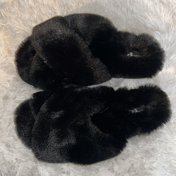 Brand new never worn Browns fuzzy slippers - Picture 2 of 3